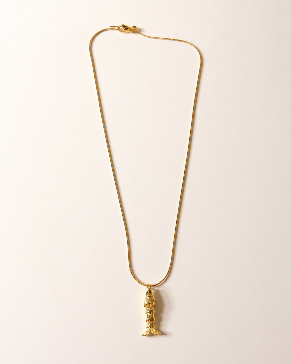 the gold sardinata necklace
